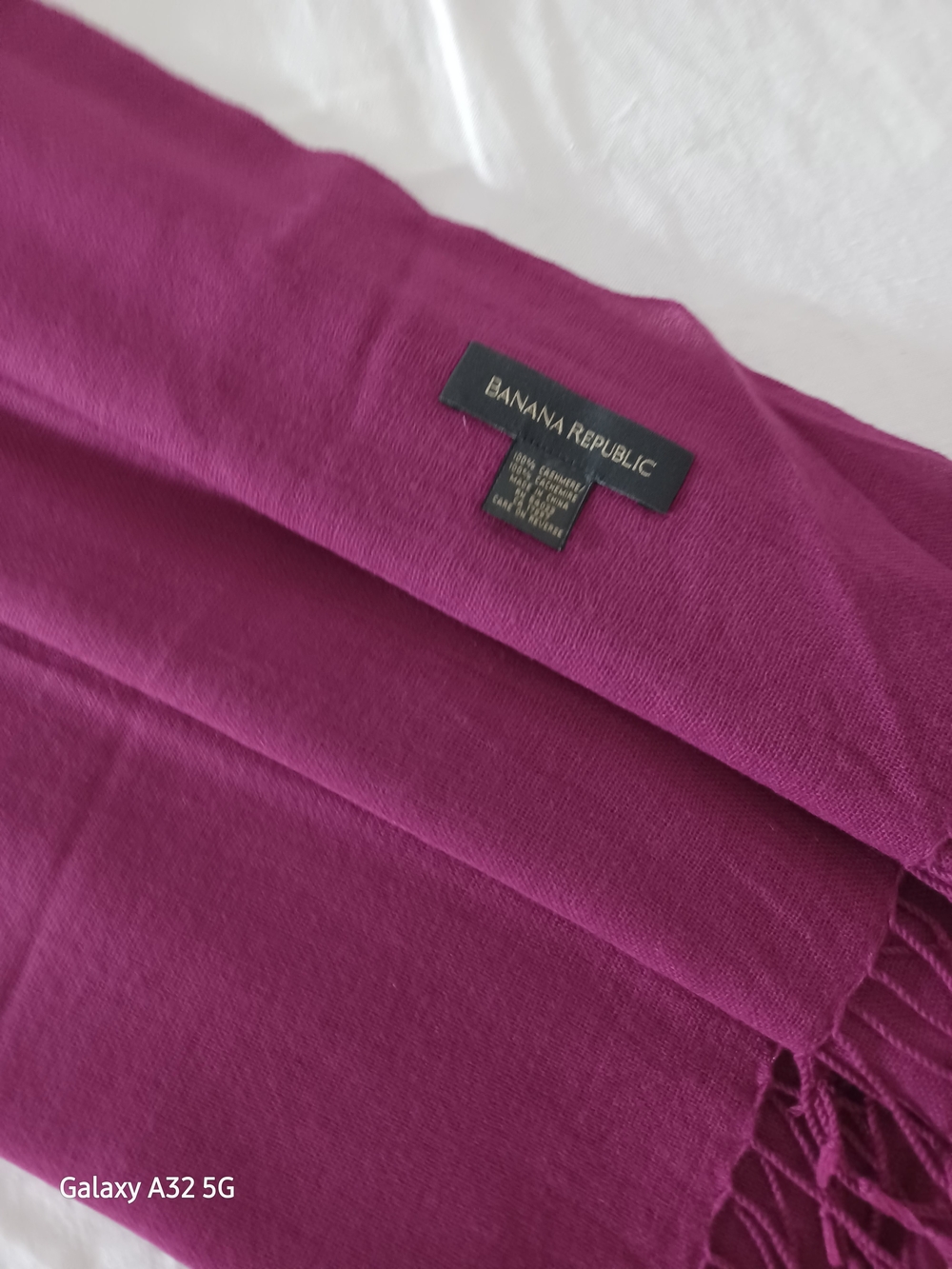 Banana Republic 100% Cashmere Wrap Scarf Shawl 72x30" - Picture 3 of 3